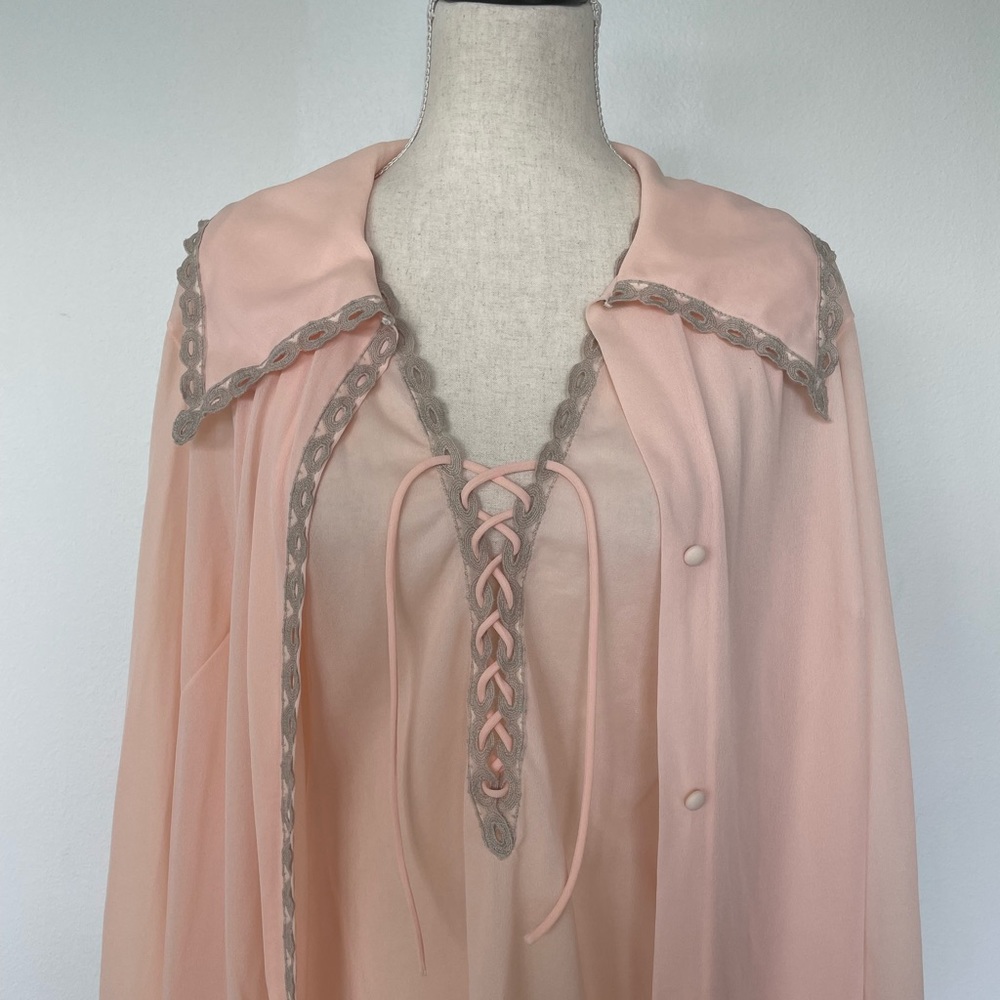 Vintage Formfit Rogers Peach Gown and Robe Set - Picture 3 of 14